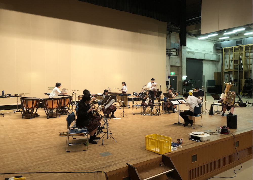 2018年の『バルバレスク』の初見合奏。片岡氏が新幹線の車内で仕上げたFinale楽譜をその場でプリントし演奏した。